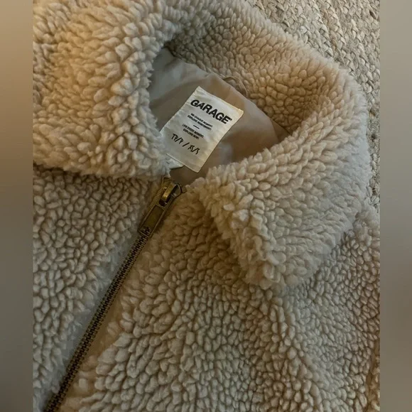 Garage Cropped Teddy Jacket - Picture 3 of 3